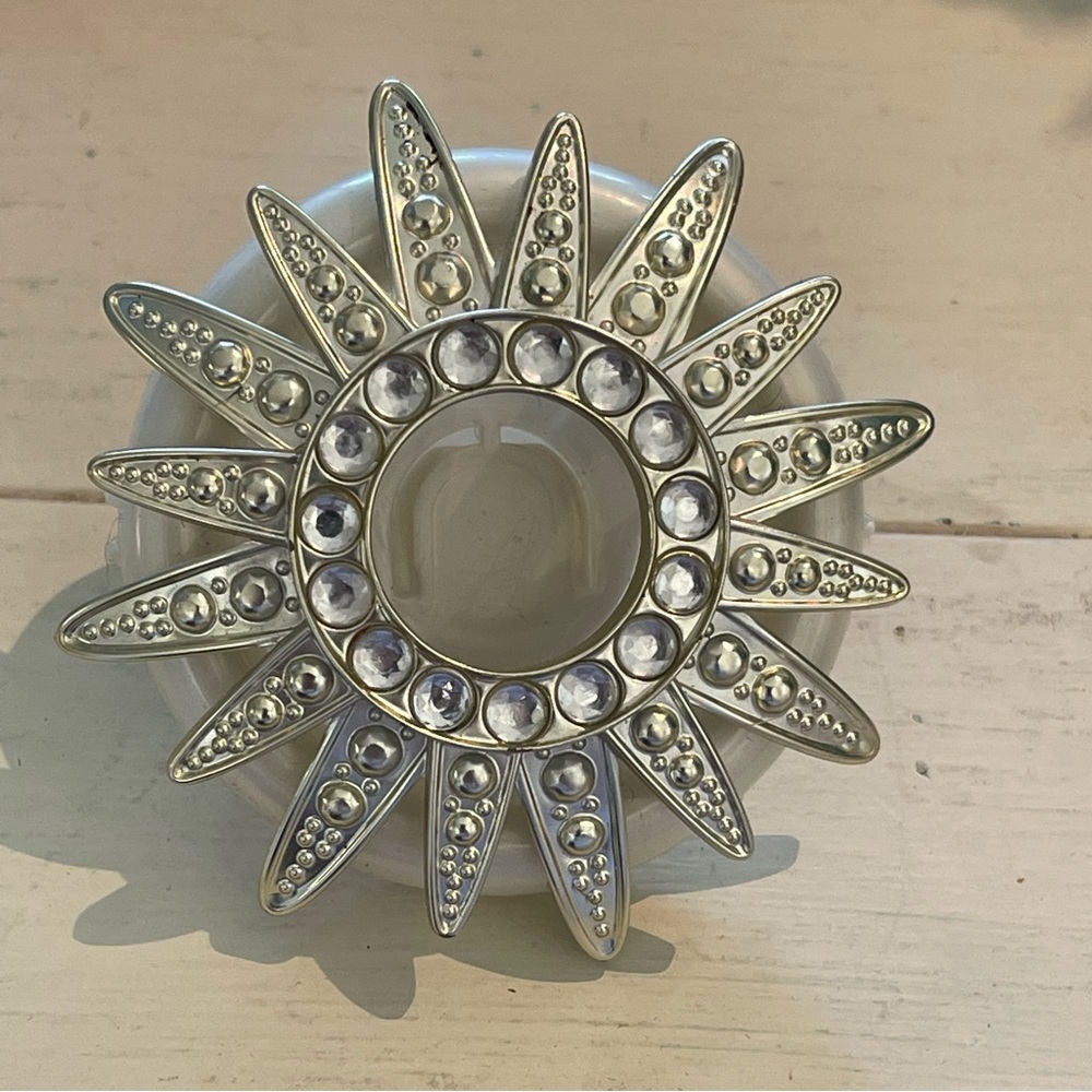 - Bath & Body Works Gold  Sunburst Scentportable Car Vent Clip